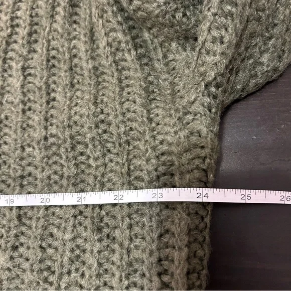 American Eagle Chunky Sweater Women’s Size Small Green Olive Oversized - Picture 5 of 6